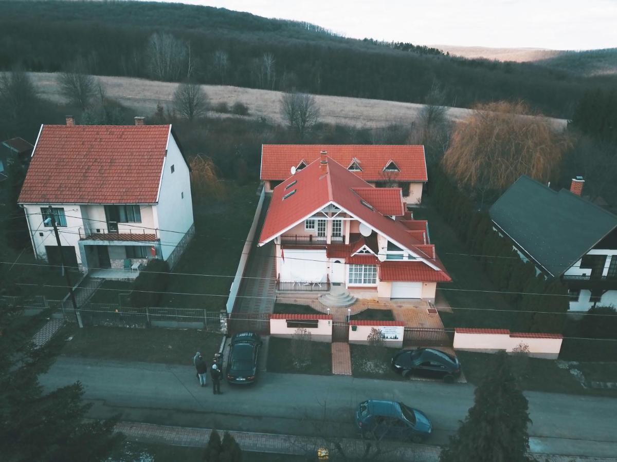 Matra Wellness Vendeghaz Hotell Parádsasvár Exteriör bild